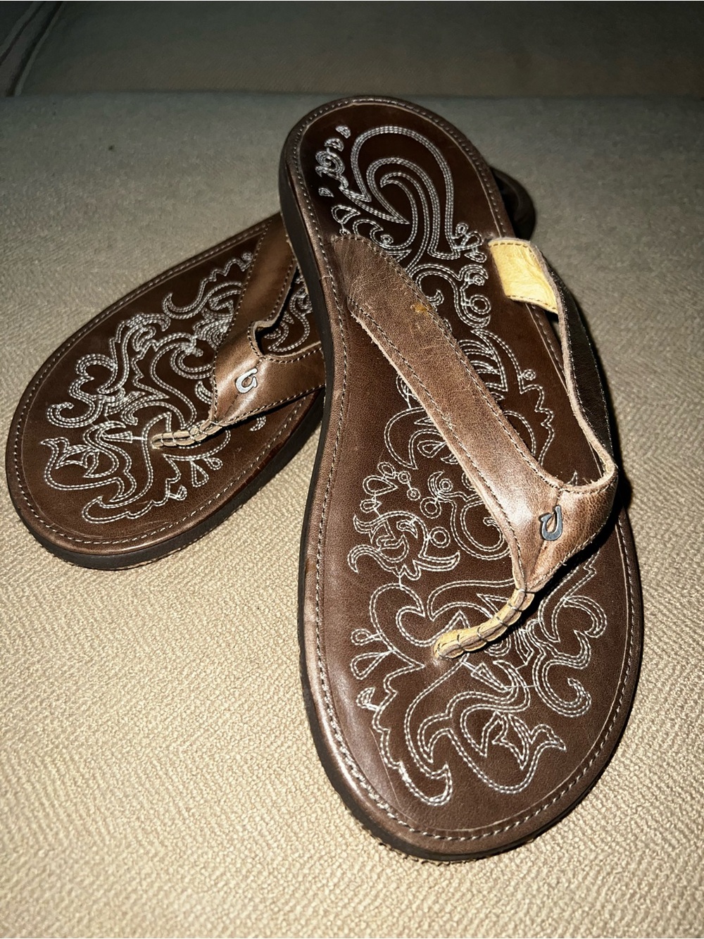 Ladies olukai  Brown Embroidered Leather Flip Flops